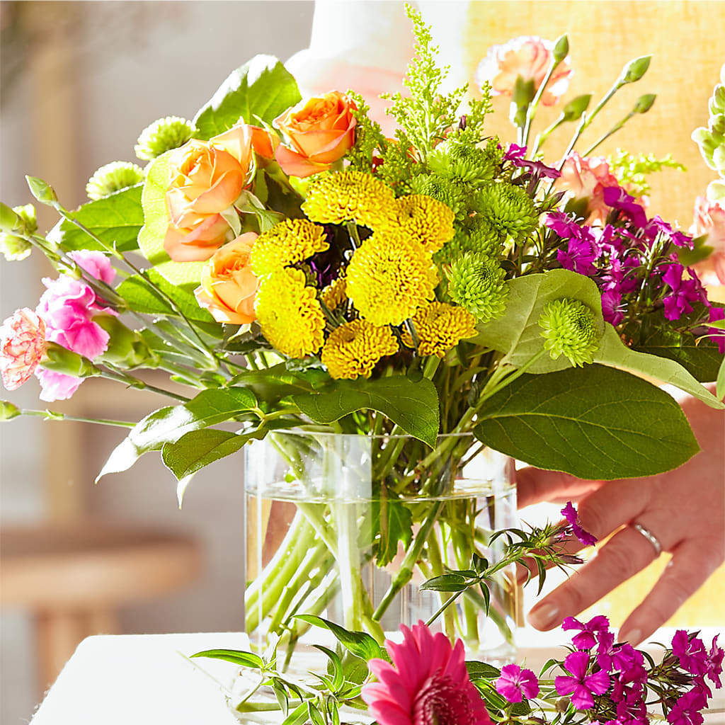 Bold & Bright – A Florist Original – Corona Rose Flowers, Corona CA