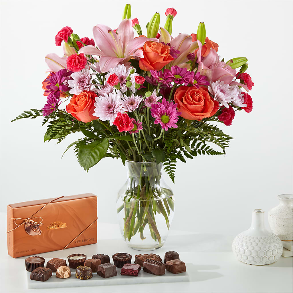 Light of My Life Bouquet and Chocolate Bundle – Corona Rose Flowers, Corona CA