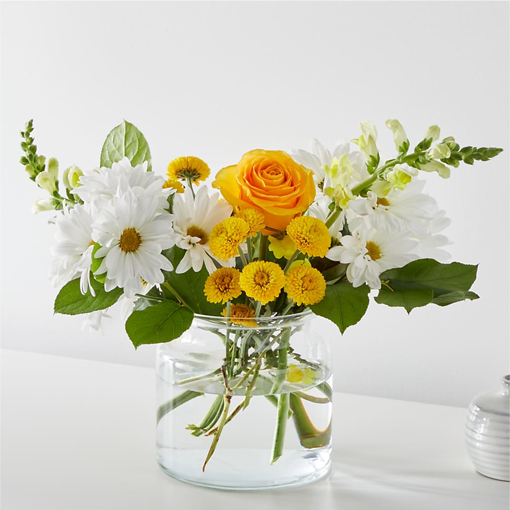 Sun Salutation Bouquet – Corona Rose Flowers, Corona CA