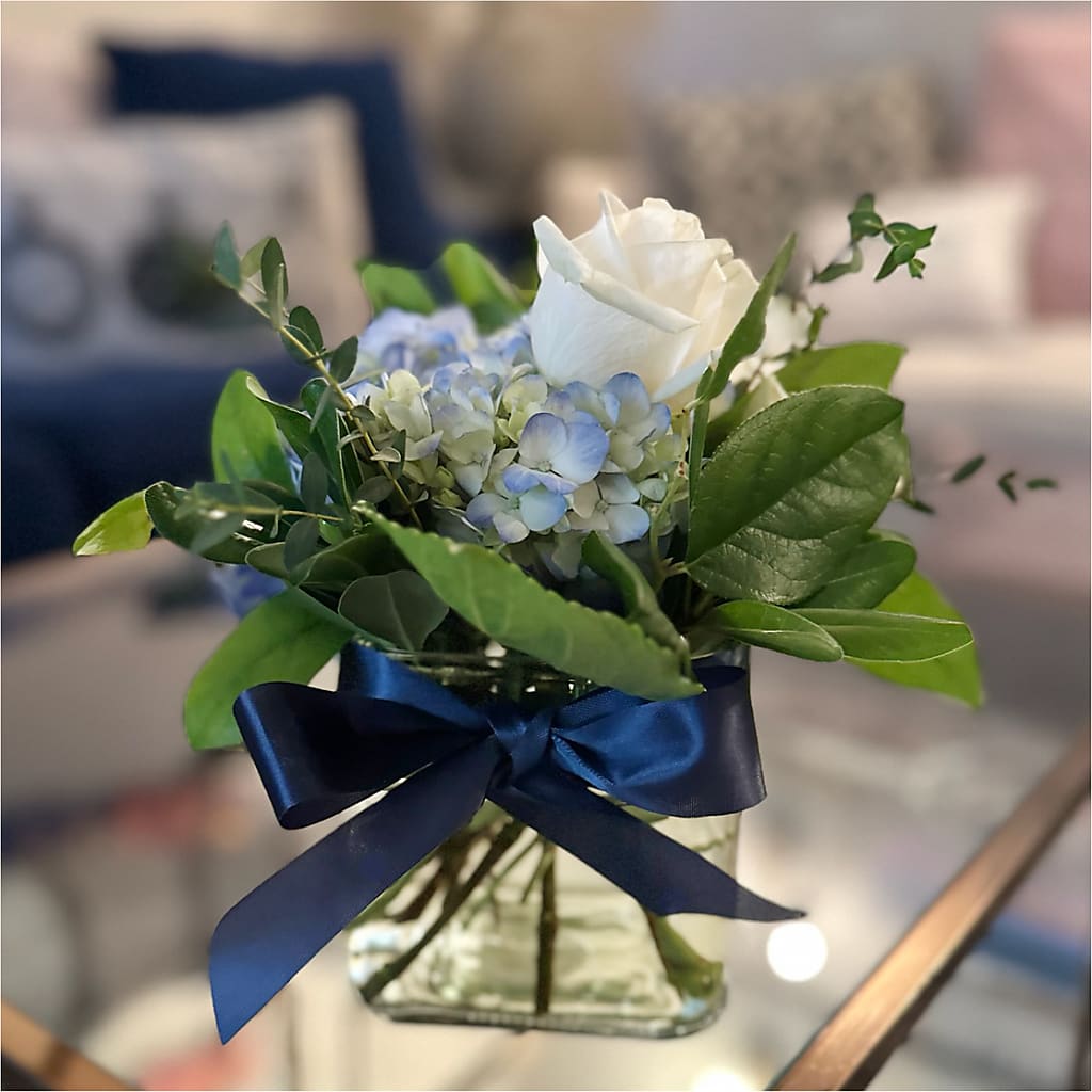 Sky Blue Delight Bouquet – Corona Rose Flowers, Corona CA