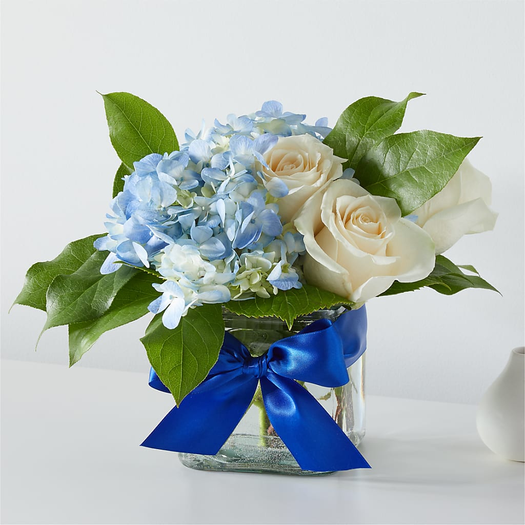 Sky Blue Delight Bouquet – Corona Rose Flowers, Corona CA