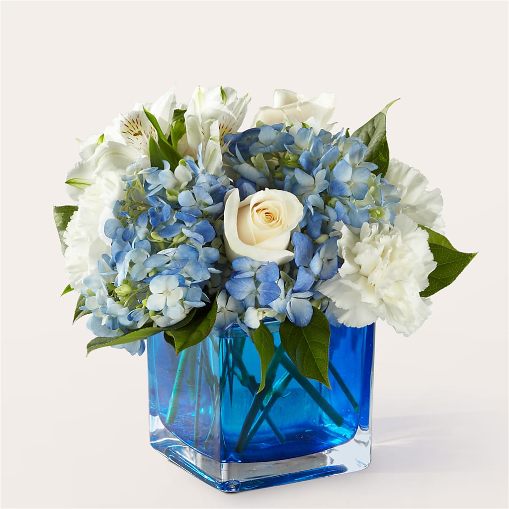 Soothing Waters Bouquet – Corona Rose Flowers, Corona CA