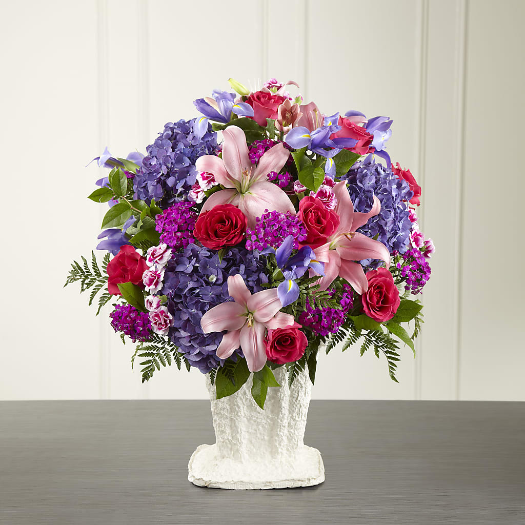 We Fondly Remember Arrangement – Corona Rose Flowers, Corona CA