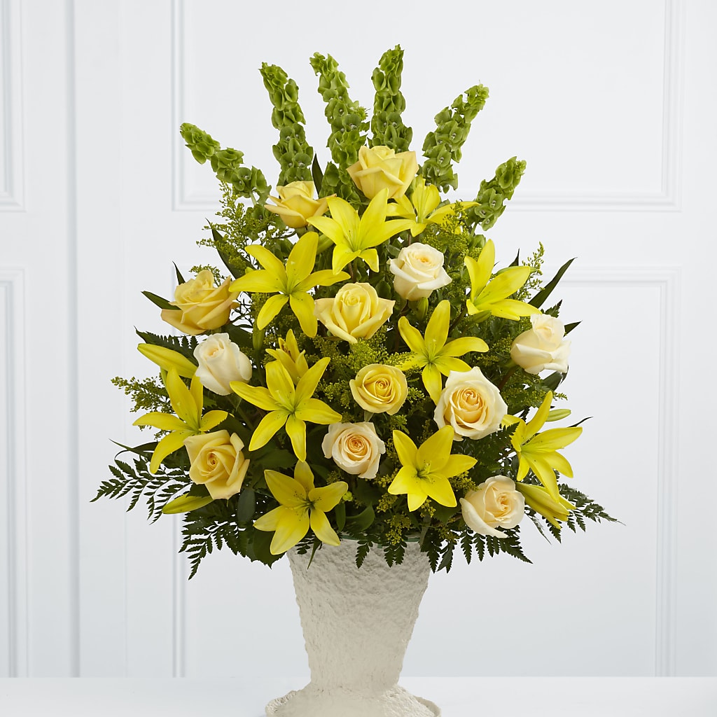 Golden Memories Arrangement – Corona Rose Flowers, Corona CA