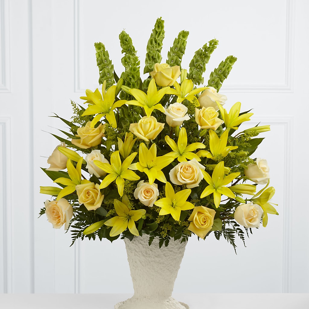 Golden Memories Arrangement – Corona Rose Flowers, Corona CA