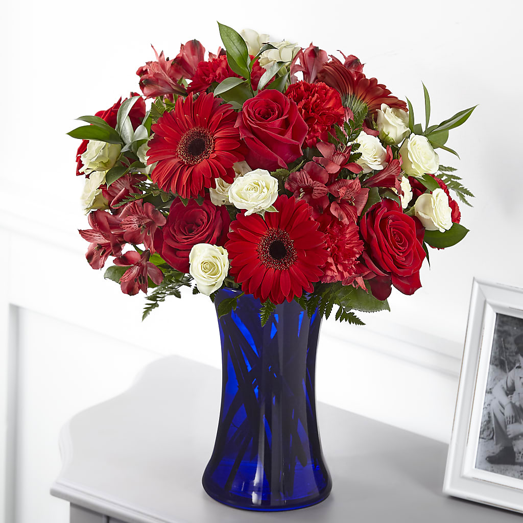 Hearts Embrace Bouquet – Corona Rose Flowers, Corona CA