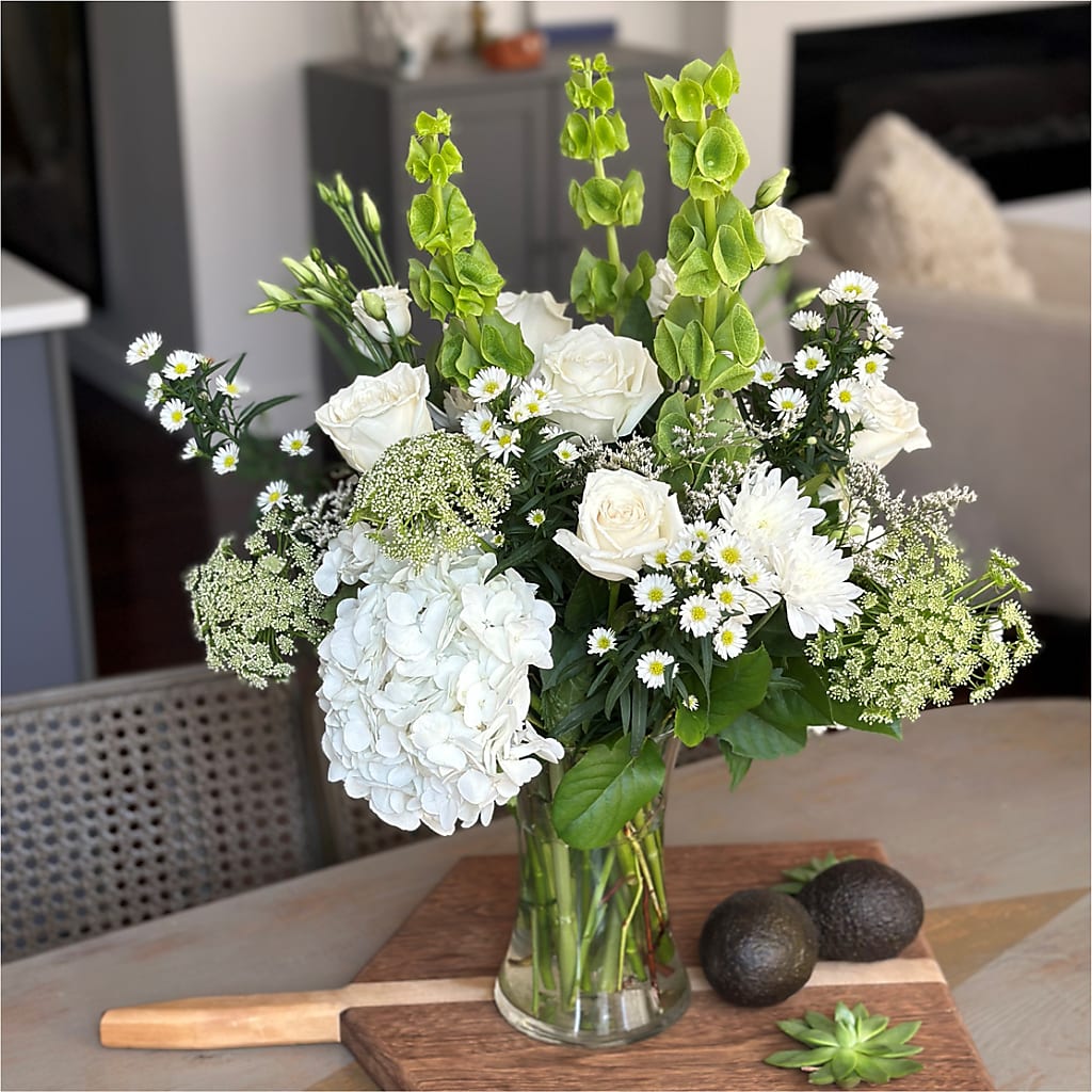 Classic Ivory – A Florist Original – Corona Rose Flowers, Corona CA