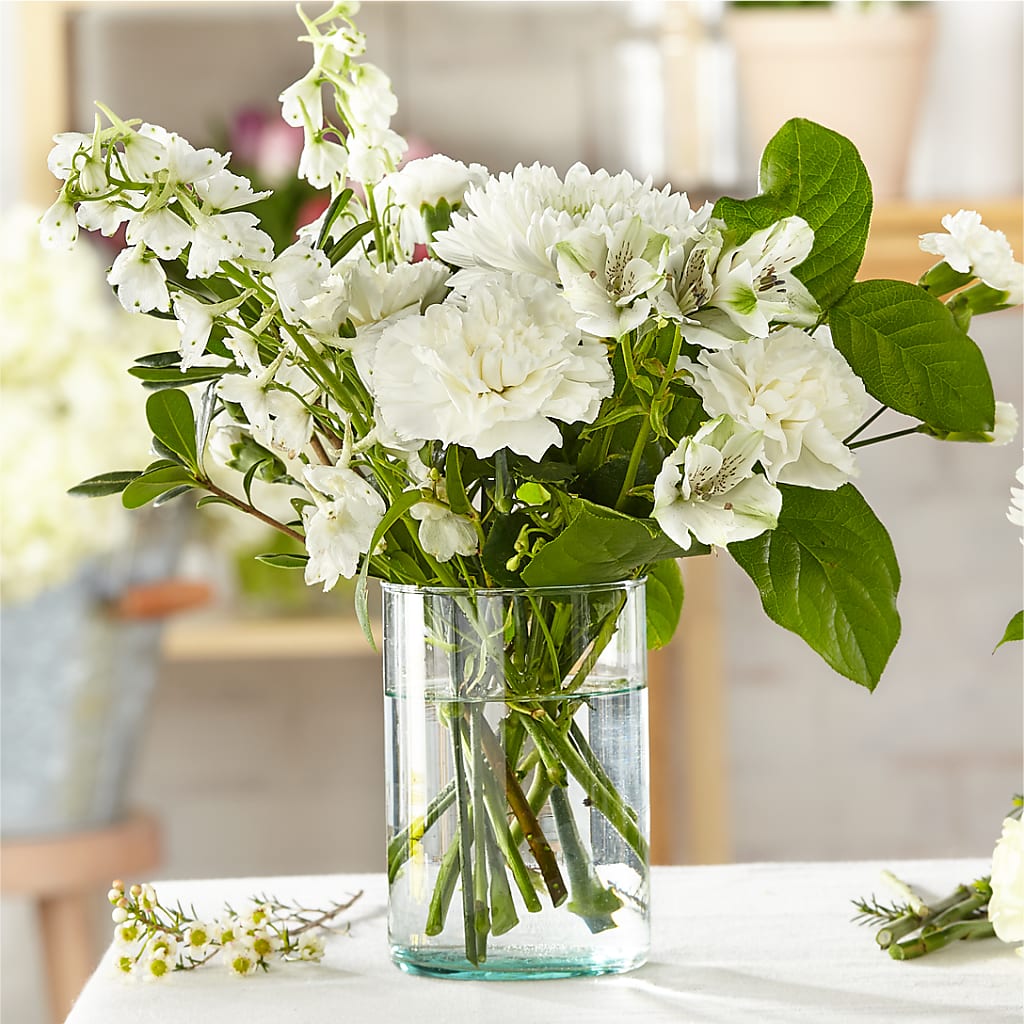 Classic Ivory – A Florist Original – Corona Rose Flowers, Corona CA