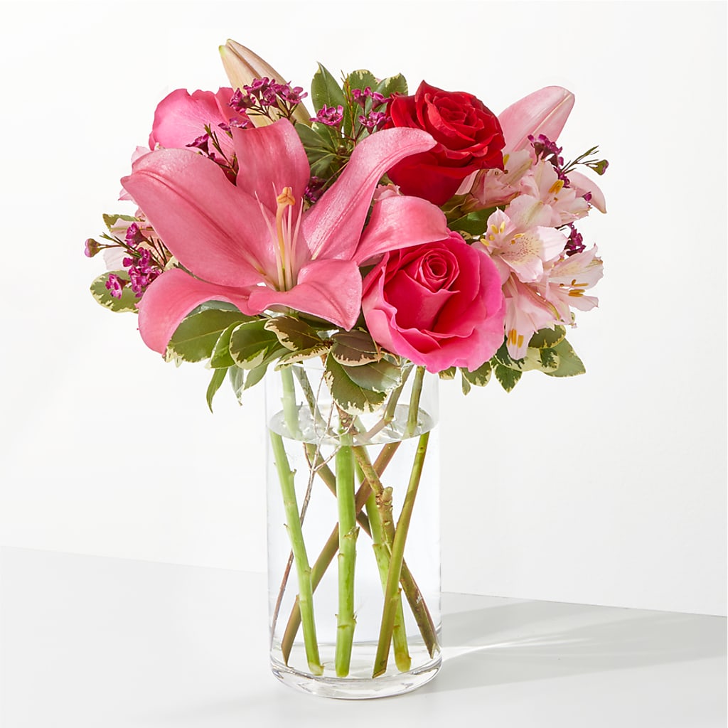 Lucky in Love Bouquet – Corona Rose Flowers, Corona CA