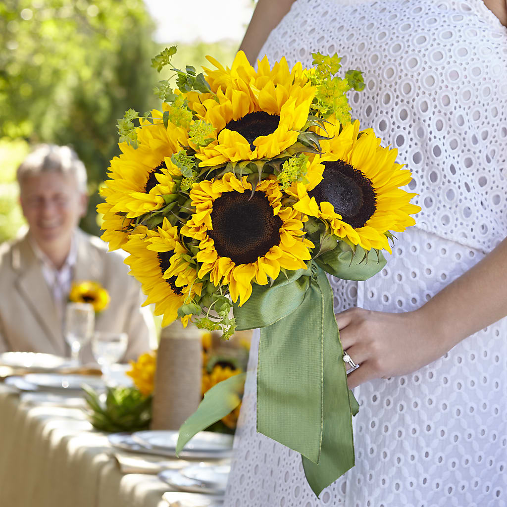 Free Spirit Bouquet – Corona Rose Flowers, Corona CA