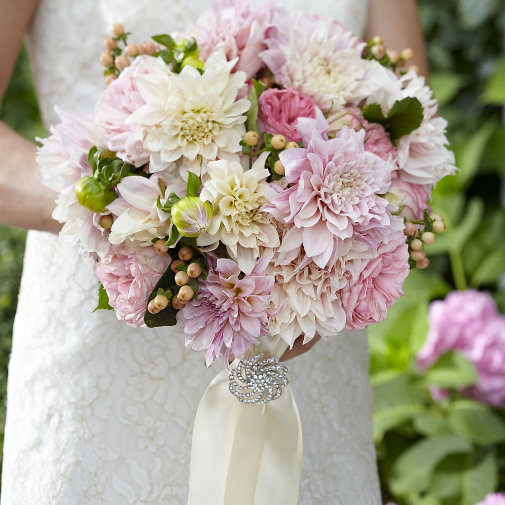 Heart's Promise Bouquet – Corona Rose Flowers, Corona CA