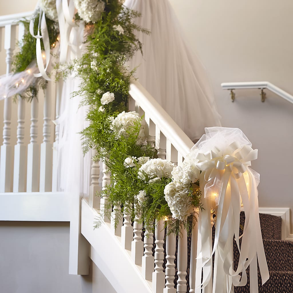Champagne Dreams Garland – Corona Rose Flowers, Corona CA