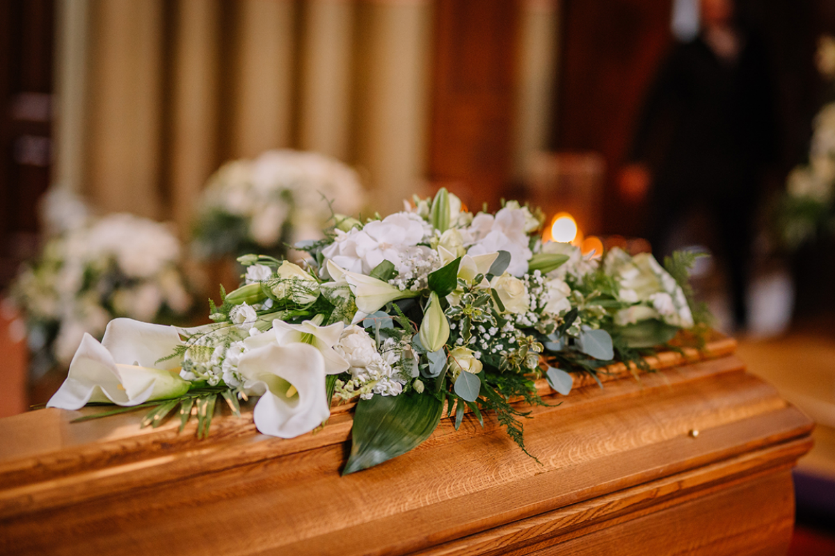 Blossoms of Comfort: Choosing the Perfect Florist for a Heartfelt
