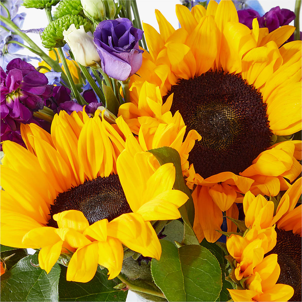 Catching Rays Bouquet –  Corona Rose Flowers, Corona CA