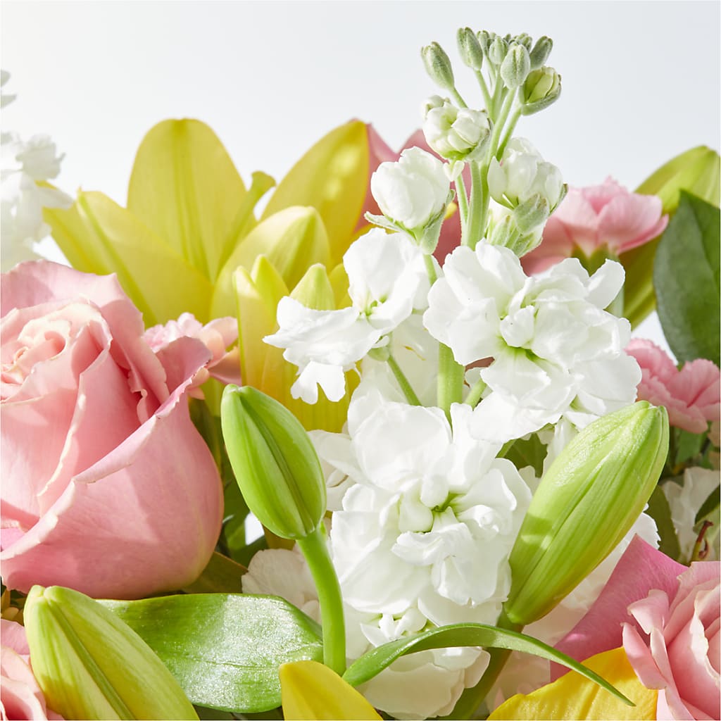 Garden Delight Bouquet –  Corona Rose Flowers, Corona CA