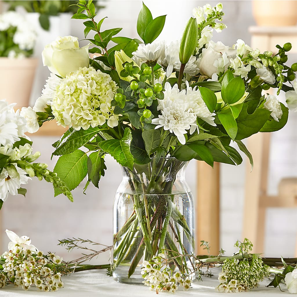 Classic Ivory – A Florist Original