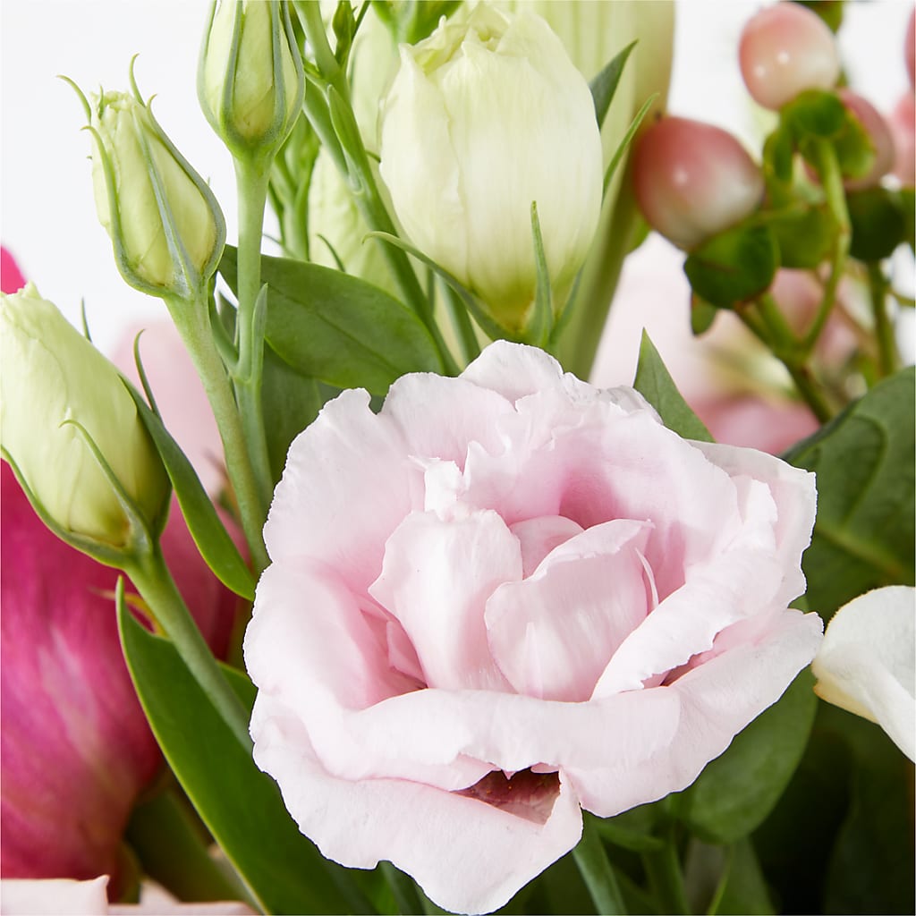 Made Me Blush Bouquet –  Corona Rose Flowers, Corona CA