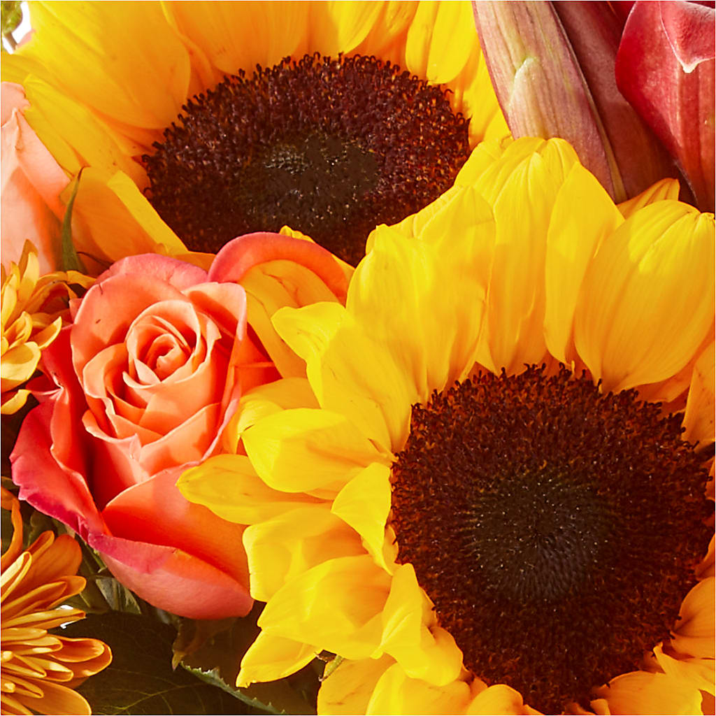 Acorn Lane Bouquet –  Corona Rose Flowers, Corona CA
