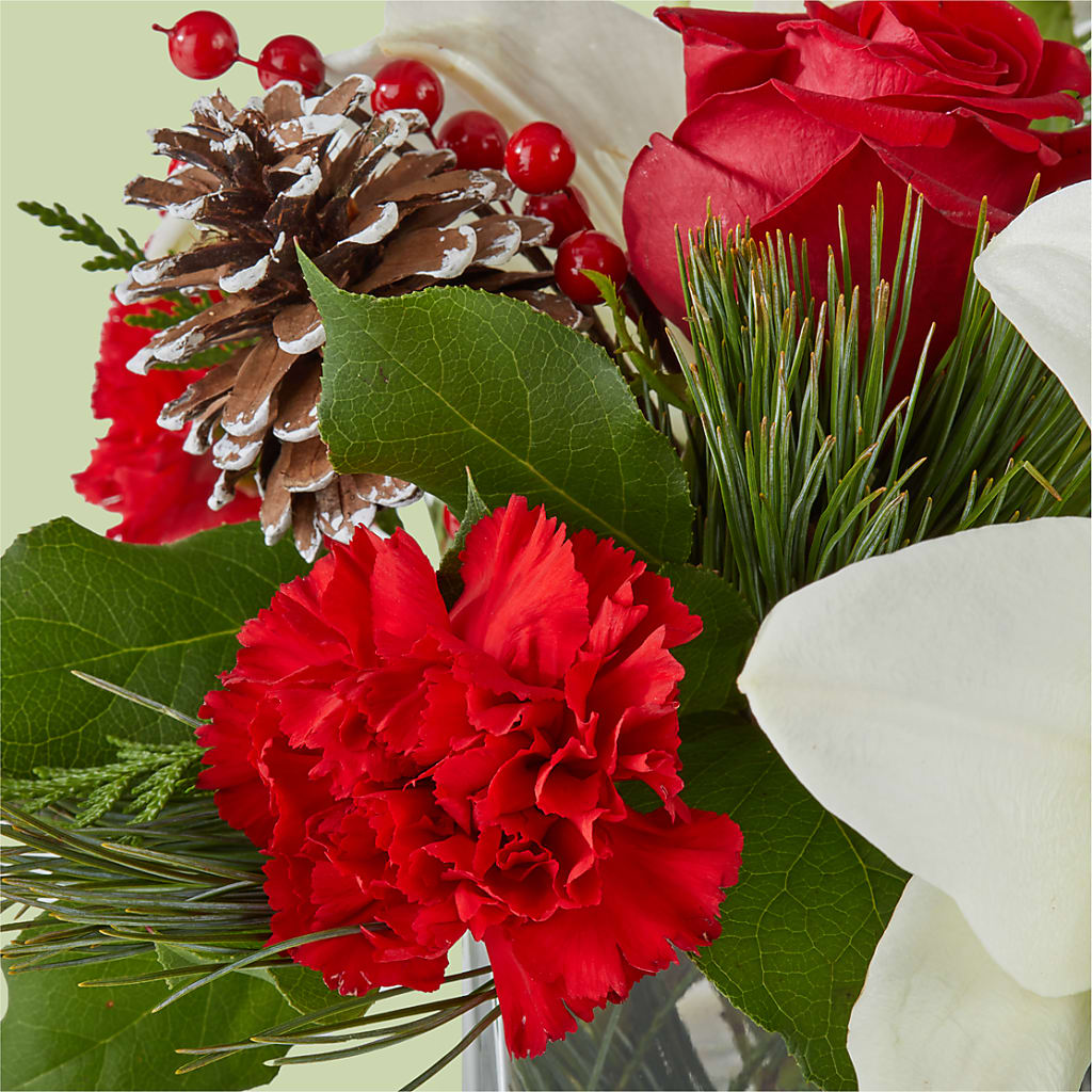 Glistening Icicles Bouquet –  Corona Rose Flowers, Corona CA
