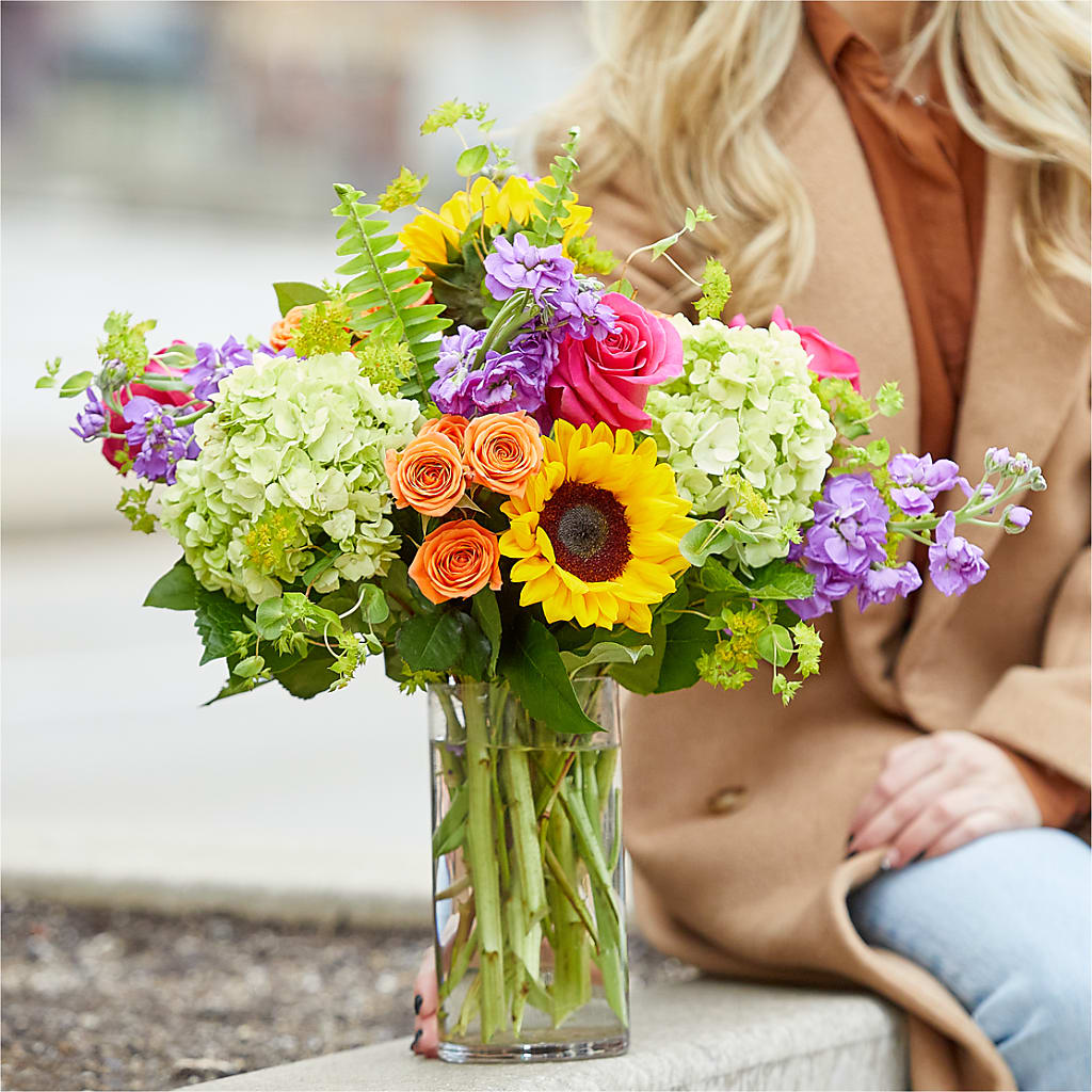 Vibrant Greetings Bouquet –  Corona Rose Flowers, Corona CA