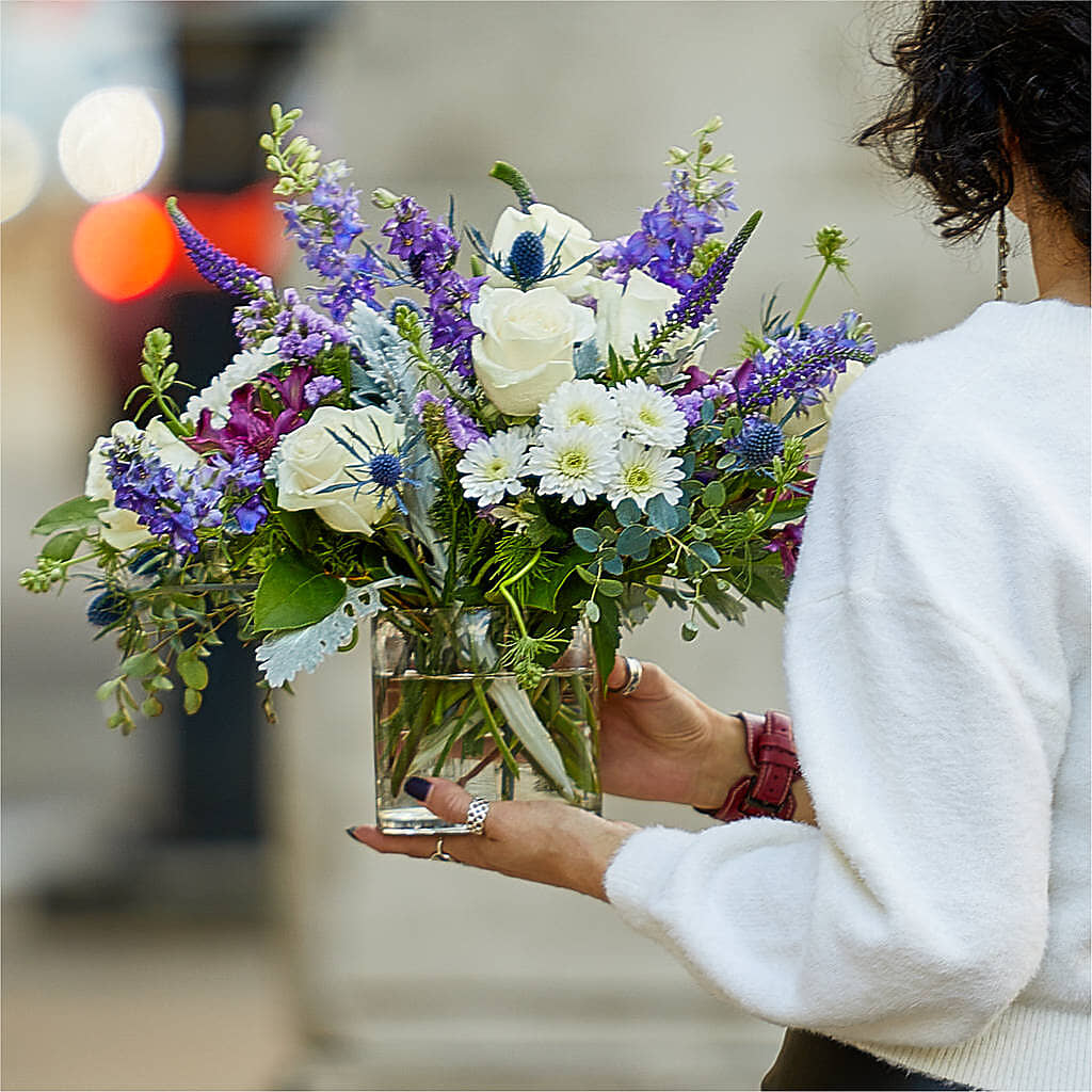 Shooting Star Bouquet –  Corona Rose Flowers, Corona CA