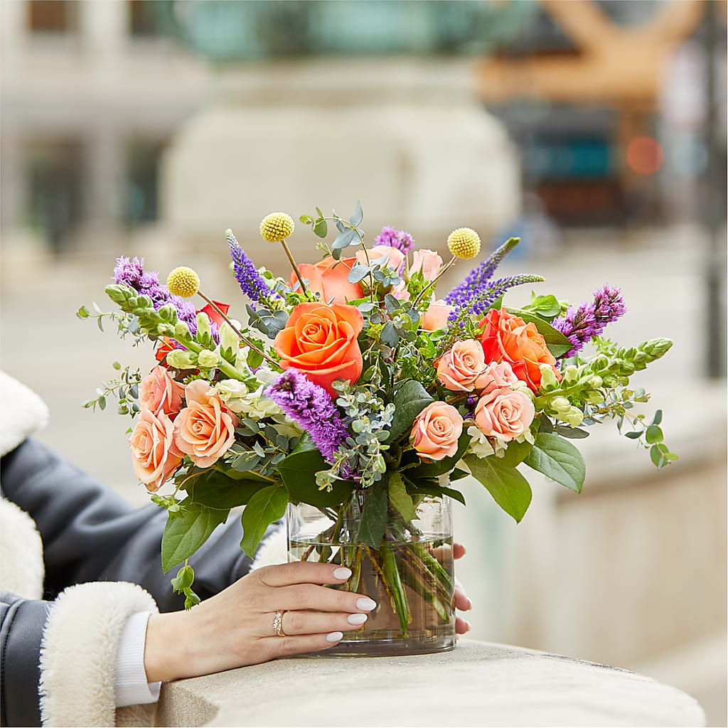 The Standout Bouquet –  Corona Rose Flowers, Corona CA