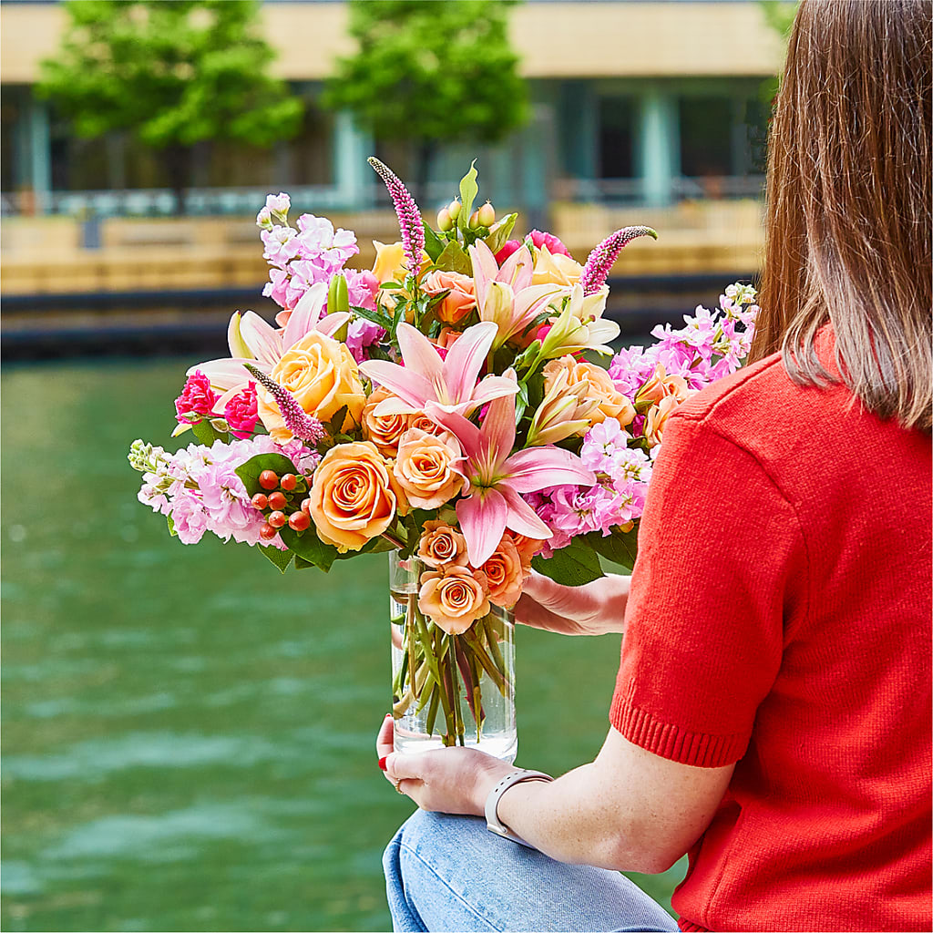 Bisous Bouquet –  Corona Rose Flowers, Corona CA